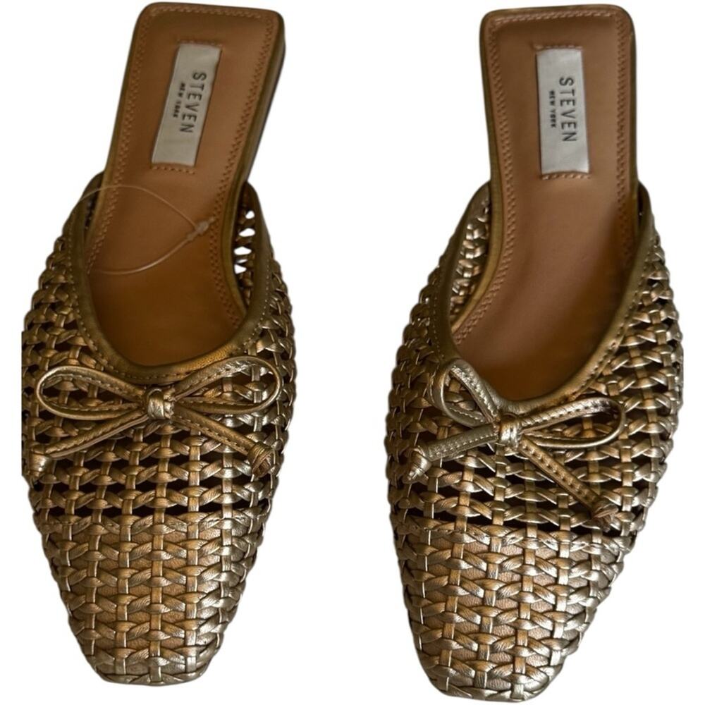 Steven New York  Women’s Low Heel Gold Bow Woven Style  Sandals Sz 7.5